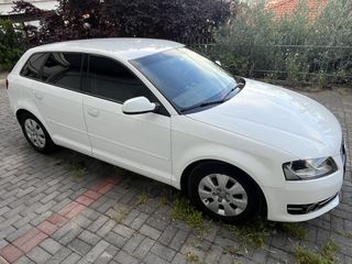 Audi A3 2012-thumb-1