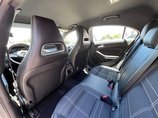 Mercedes-Benz A 180 2017 URBAN-thumb-17