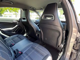Mercedes-Benz A 180 2017 URBAN-thumb-22