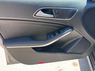 Mercedes-Benz A 180 2017 URBAN-thumb-24