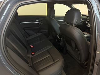 Audi Q8 e-tron 2024 55 e-tron Sportback-thumb-23