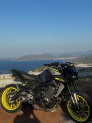 Yamaha MT-09 2018-thumb-1