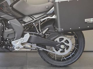 CFmoto MT 700 2026 ΜΕ ΔΩΡΟ ΤΡΙΒΑΛΙΤΣΟ CRAFTED !-thumb-8