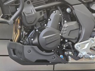 CFmoto MT 700 2026 ΜΕ ΔΩΡΟ ΤΡΙΒΑΛΙΤΣΟ CRAFTED !-thumb-13