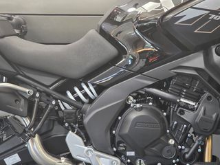 CFmoto MT 700 2026 ΜΕ ΔΩΡΟ ΤΡΙΒΑΛΙΤΣΟ CRAFTED !-thumb-17