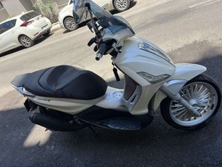 Piaggio Beverly 300 2015-thumb-2