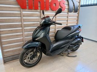 Piaggio Beverly 300i 2023-thumb-22