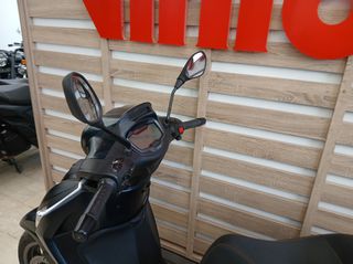 Piaggio Beverly 300i 2023-thumb-17