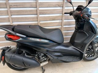 Piaggio Beverly 300i 2023-thumb-4