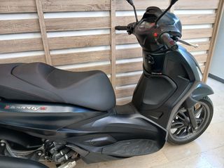 Piaggio Beverly 300i 2023-thumb-5