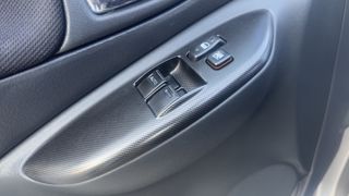 Toyota Yaris 2003-thumb-9