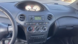 Toyota Yaris 2003-thumb-13