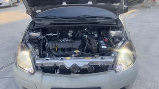 Toyota Yaris 2003-thumb-14