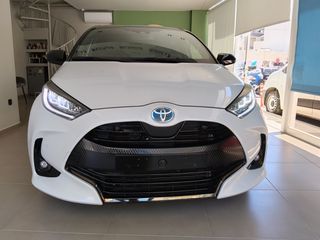 Toyota Yaris 2022 1.5 HYBRID BI-TONE-thumb-3
