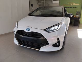 Toyota Yaris 2022 1.5 HYBRID BI-TONE-thumb-4