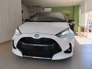 Toyota Yaris 2022 1.5 HYBRID BI-TONE-thumb-6
