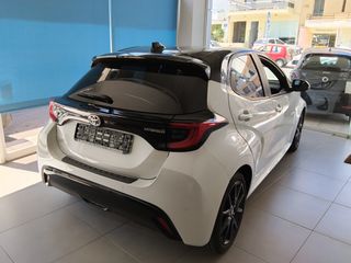 Toyota Yaris 2022 1.5 HYBRID BI-TONE-thumb-37