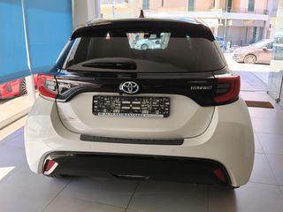 Toyota Yaris 2022 1.5 HYBRID BI-TONE-thumb-38