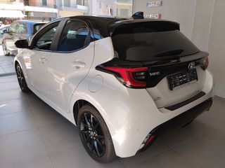 Toyota Yaris 2022 1.5 HYBRID BI-TONE-thumb-39