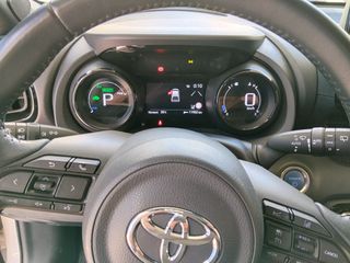 Toyota Yaris 2022 1.5 HYBRID BI-TONE-thumb-20