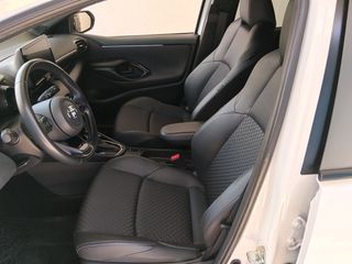 Toyota Yaris 2022 1.5 HYBRID BI-TONE-thumb-29