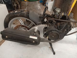 Κινητήρας για gy6 scooter κινέζικο και πολλά άλλα μοντέλα200 κυβικά με 2200 χιλιόμετρα άριστος.-thumb-3