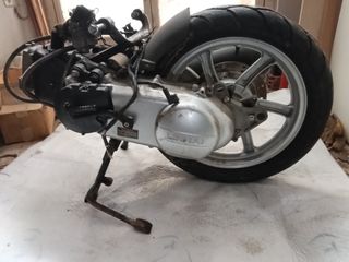 Κινητήρας για gy6 scooter κινέζικο και πολλά άλλα μοντέλα200 κυβικά με 2200 χιλιόμετρα άριστος.-thumb-4