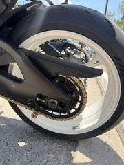 Suzuki GSXR 1000 2008 suzuki-thumb-6