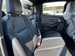 Isuzu D-Max 2026 GRAVITY  AUTO  4 DOOR-thumb-6