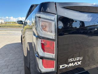 Isuzu D-Max 2026 GRAVITY  AUTO  4 DOOR-thumb-8