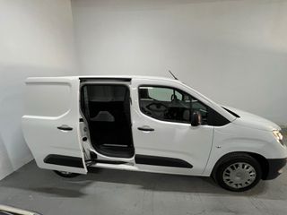Opel Combo 2019-thumb-12
