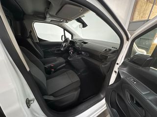 Opel Combo 2019-thumb-25