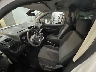 Opel Combo 2019-thumb-29