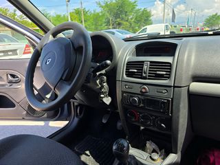 Renault Clio 2004-thumb-9