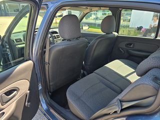 Renault Clio 2004-thumb-12