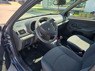 Renault Clio 2004-thumb-13