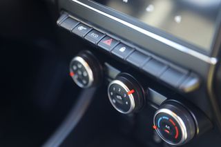 Renault Captur 2022 Intens TCe 74kW (100HP) LPG - 1ΧΕΡΙ ΑΝΤΙΠΡΟΣΩΠΙΑΣ-thumb-48
