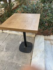 Τραπέζια καρέκλες