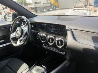 Mercedes-Benz GLA 250 2021 AMG-thumb-8