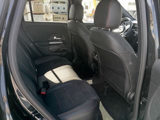 Mercedes-Benz GLA 250 2021 AMG-thumb-11