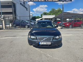 Volvo XC 70 2004 2,5 4x4 AERIO-thumb-3