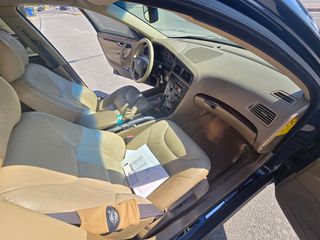 Volvo XC 70 2004 2,5 4x4 AERIO-thumb-16
