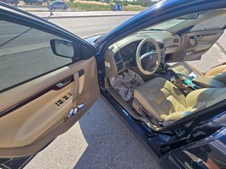 Volvo XC 70 2004 2,5 4x4 AERIO-thumb-18