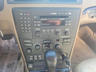 Volvo XC 70 2004 2,5 4x4 AERIO-thumb-25