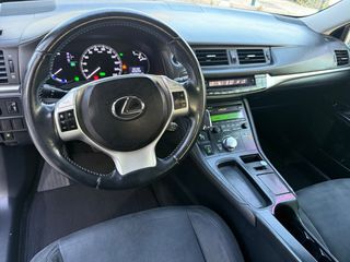 Lexus CT 200h 2011-thumb-13