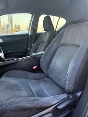 Lexus CT 200h 2011-thumb-18