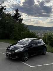 Peugeot 208 2013
