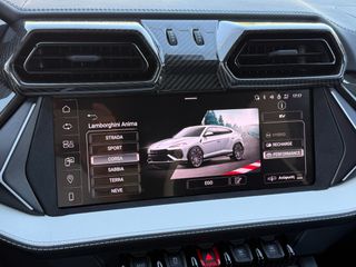 Lamborghini Urus 2025 SE Carbon / B&O 3D / ΕΤΟΙΜΟΠΑΡΑΔΟΤΟ-thumb-26