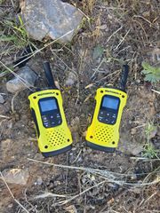 Αδιάβροχα ασύρματα walkie talkie Motorola πωλούνται..!!! Ιδανικά για εξορμήσεις σε θάλασσα και ποτάμια..