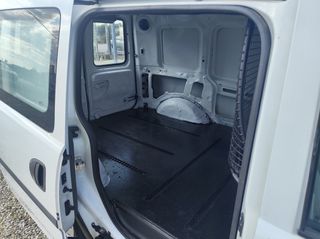 Opel Combo 2005-thumb-8